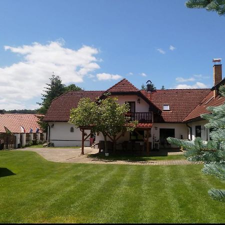 Camping & Guest House Pliskovice Mirovice Eksteriør bilde