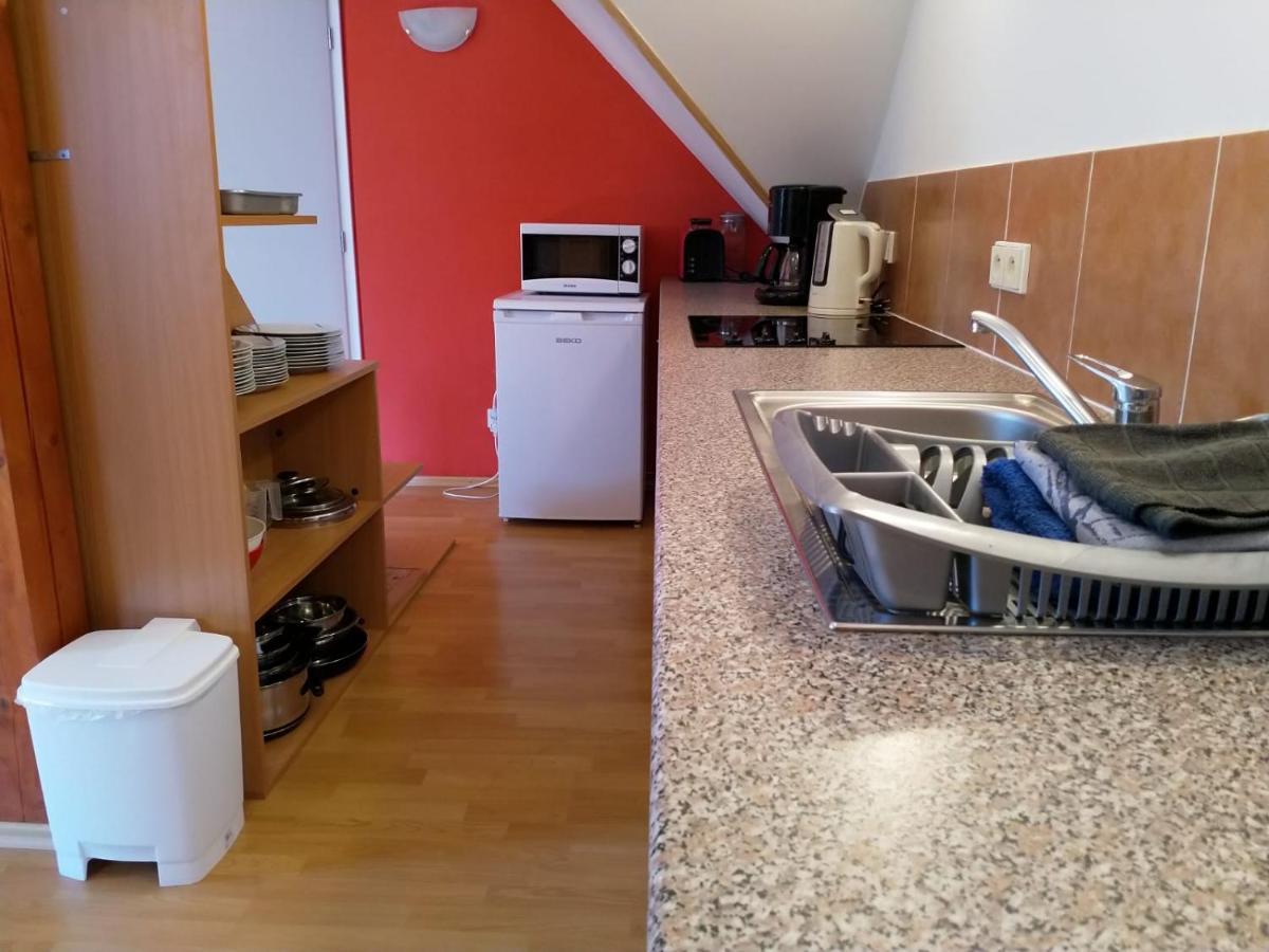 Camping & Guest House Pliskovice Mirovice Eksteriør bilde