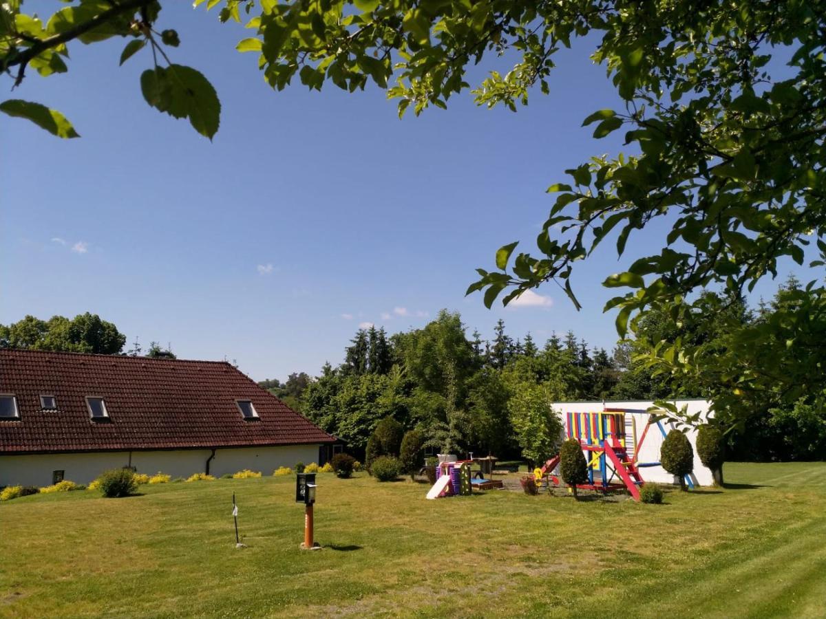 Camping & Guest House Pliskovice Mirovice Eksteriør bilde