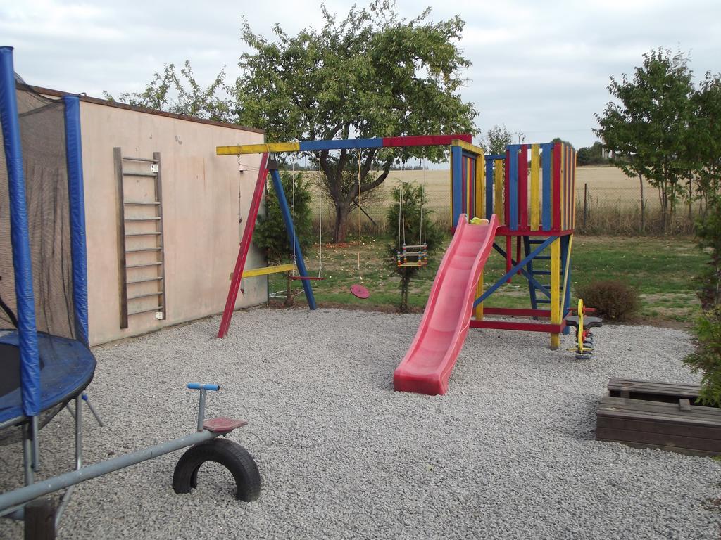 Camping & Guest House Pliskovice Mirovice Eksteriør bilde