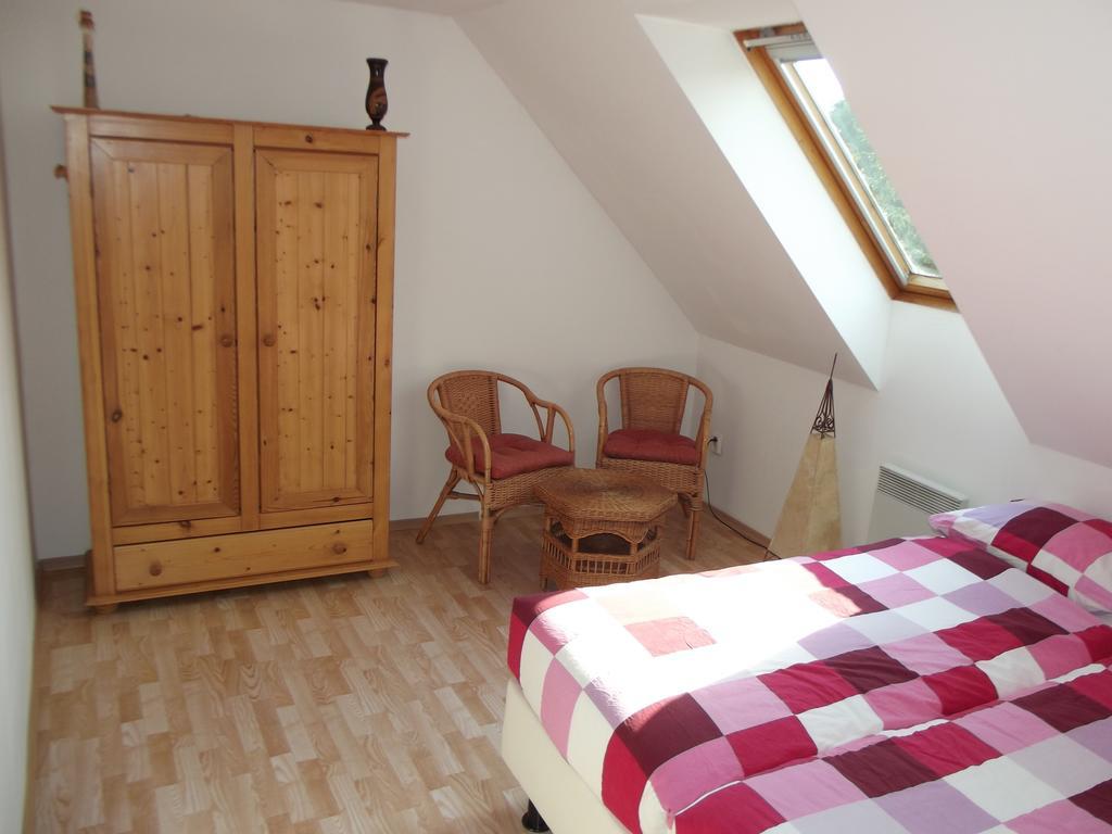 Camping & Guest House Pliskovice Mirovice Eksteriør bilde